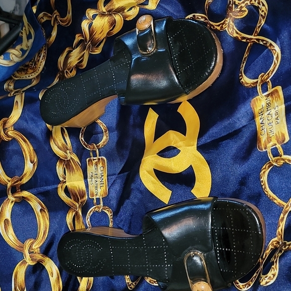 CHANEL SANDALS AUTHENTIC,AUTHENTIC GORGEOUS - Picture 2 of 9